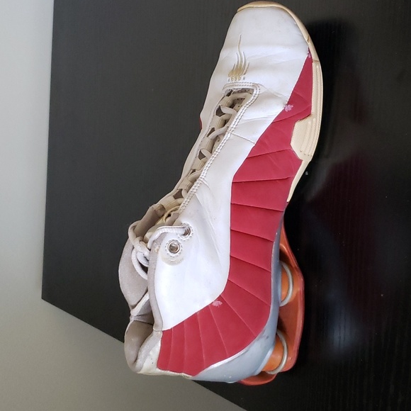Nike Shox men's sz.7 Pre-owned red& white.  Leather. Good tread.0 - Picture 4 of 9